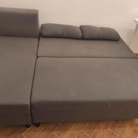 Nice Room With 2 Shared Bathrooms ,Wc , 2Km To Old Town -100M From Metro Szwedzka 华沙 外观 照片