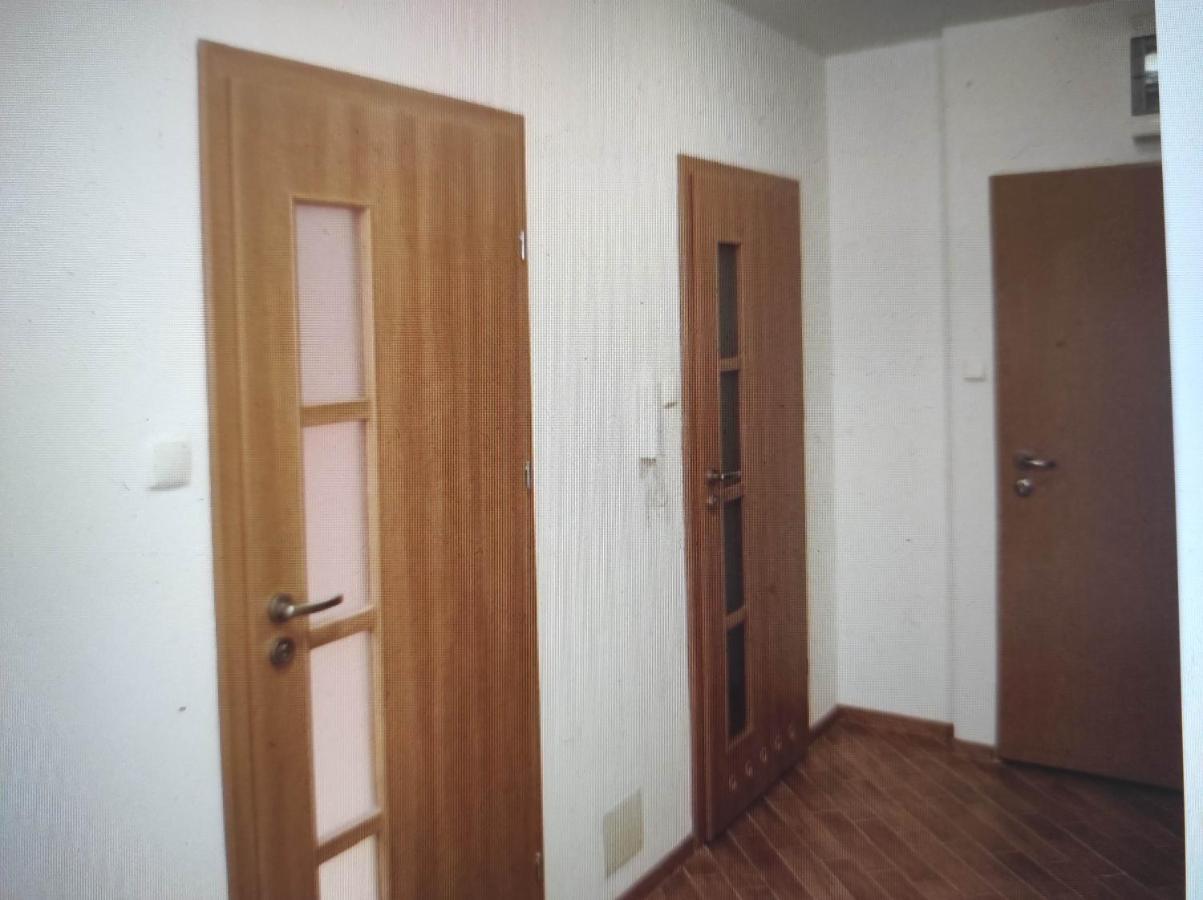Nice Room With 2 Shared Bathrooms ,Wc , 2Km To Old Town -100M From Metro Szwedzka 华沙 外观 照片