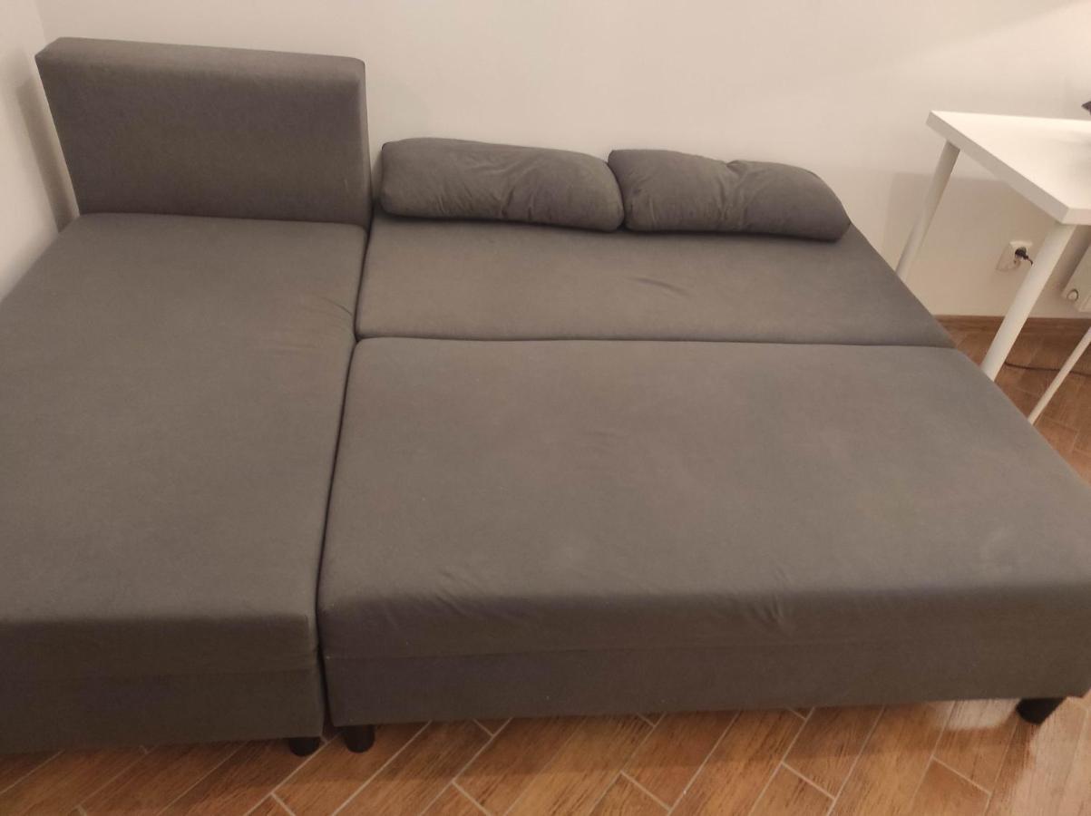 Nice Room With 2 Shared Bathrooms ,Wc , 2Km To Old Town -100M From Metro Szwedzka 华沙 外观 照片